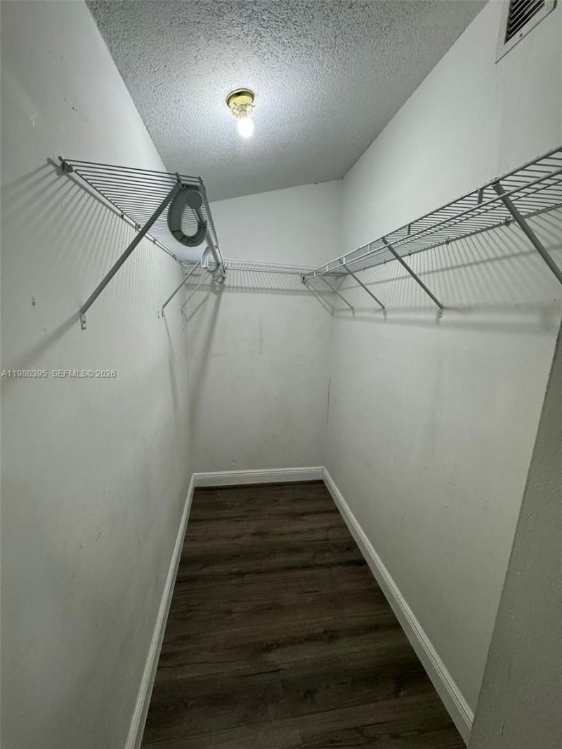 6235 Kendale Lakes Cir , Unit 237, Miami, FL 33183 Photo