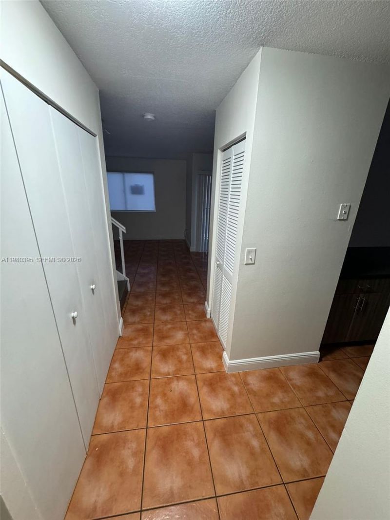 6235 Kendale Lakes Cir , Unit 237, Miami, FL 33183 Photo