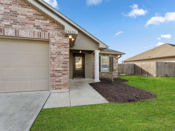 25635 Buffwood St, Denham Springs, LA 70726
