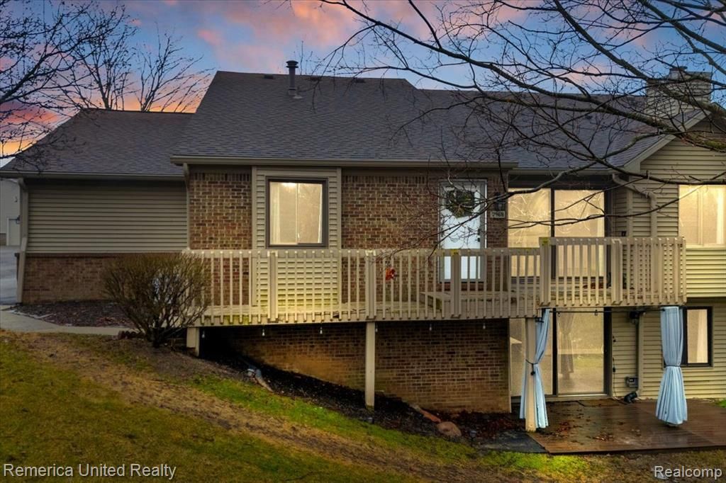 7968 Lawrence West Bloomfield Township, MI 48322