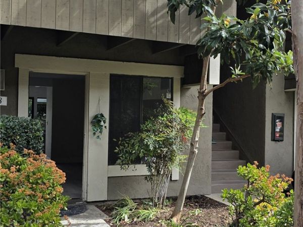 93 Streamwood, Irvine, CA 92620