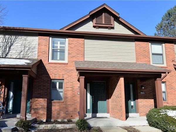 869 Forest Trace Drive , Chesterfield, MO 63017