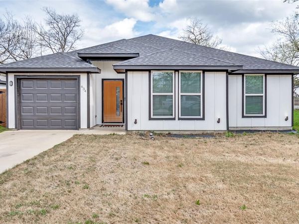 634 Bethpage Avenue , Dallas, TX 75217