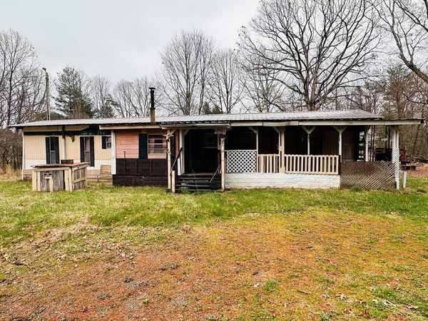 Deer Lodge, TN 37726