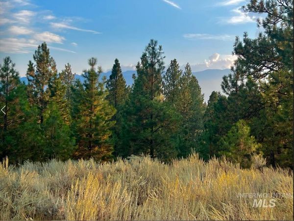 30 Four Seasons Drive, Cascade, ID 83611