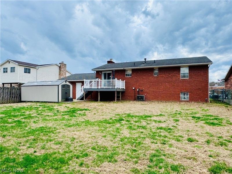 818 Seneca Drive, Belpre, OH 45714 Photo 2