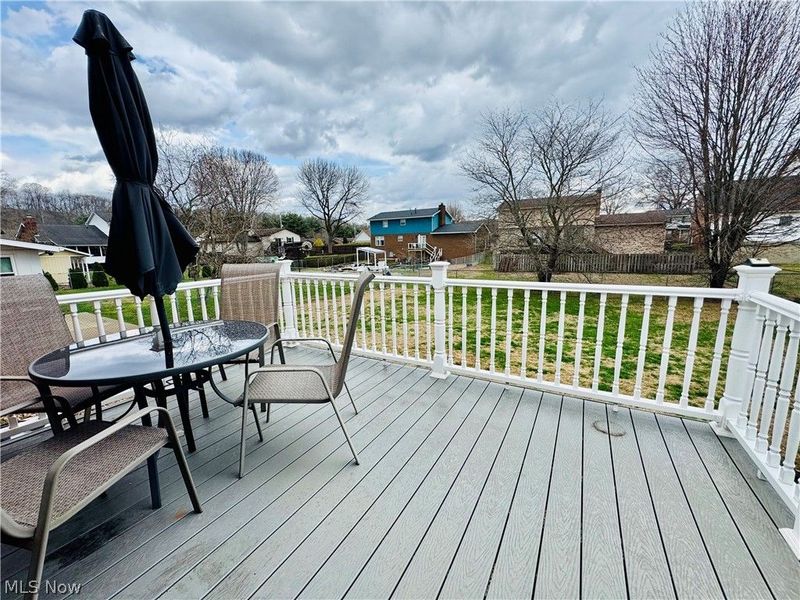 818 Seneca Drive, Belpre, OH 45714 Photo 3