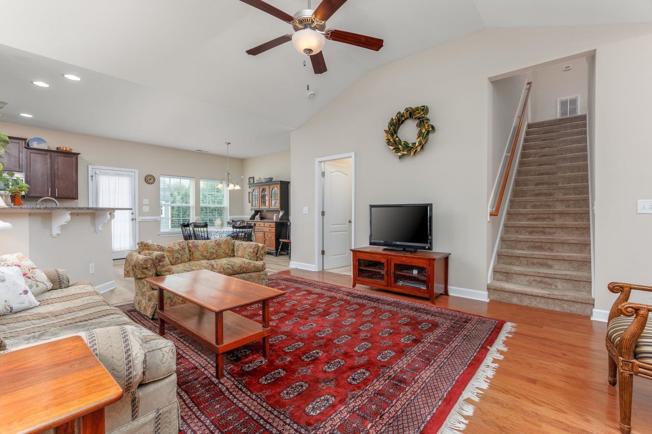 719 Londonberry Ct. Photo 10