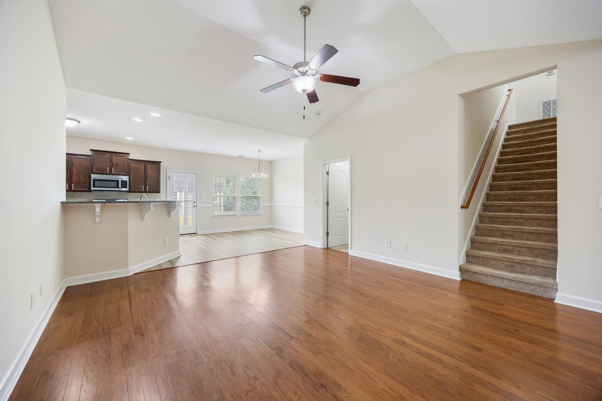 719 Londonberry Ct. Photo 10