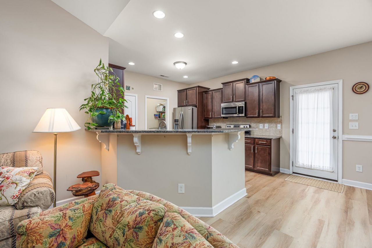 719 Londonberry Ct. Photo 11