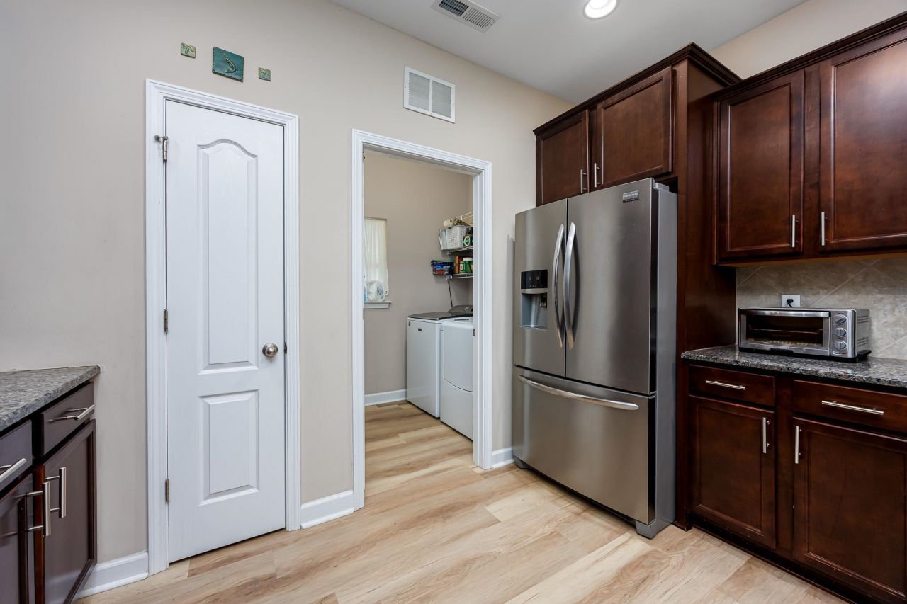 719 Londonberry Ct. Photo 14