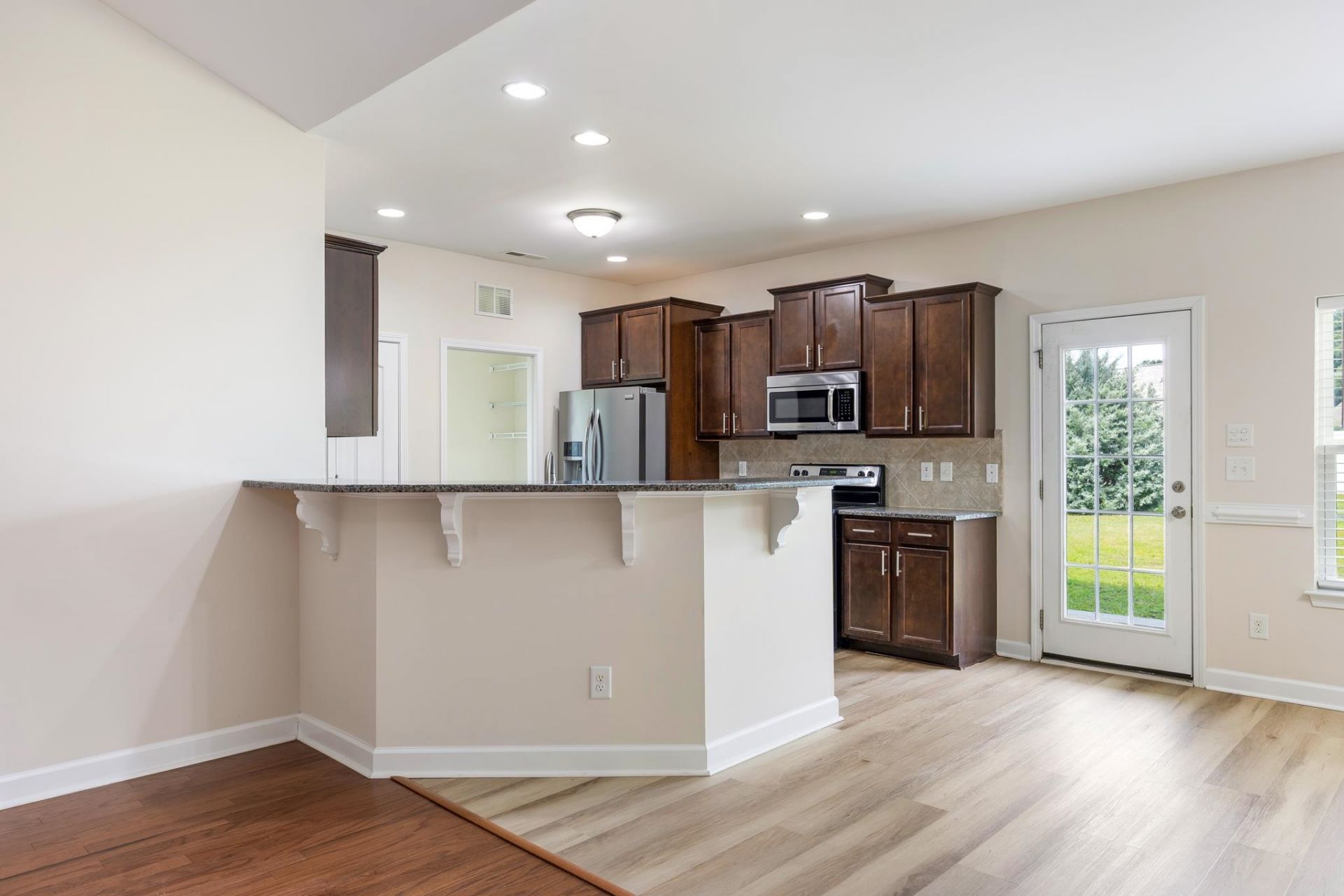 719 Londonberry Ct. Photo 14