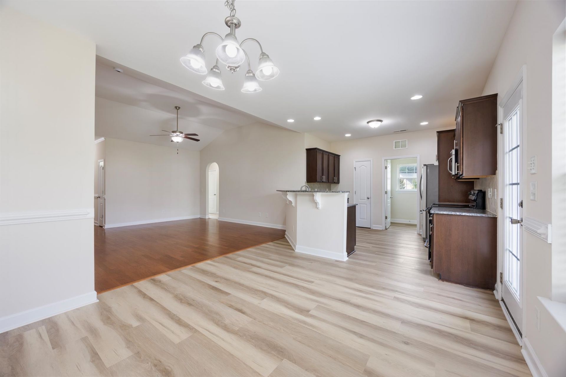 719 Londonberry Ct. Photo 16