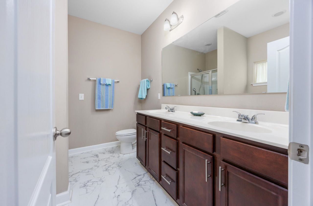 719 Londonberry Ct. Photo 18