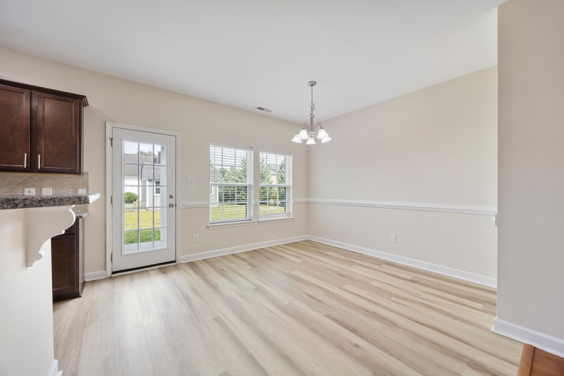 719 Londonberry Ct. Photo 18