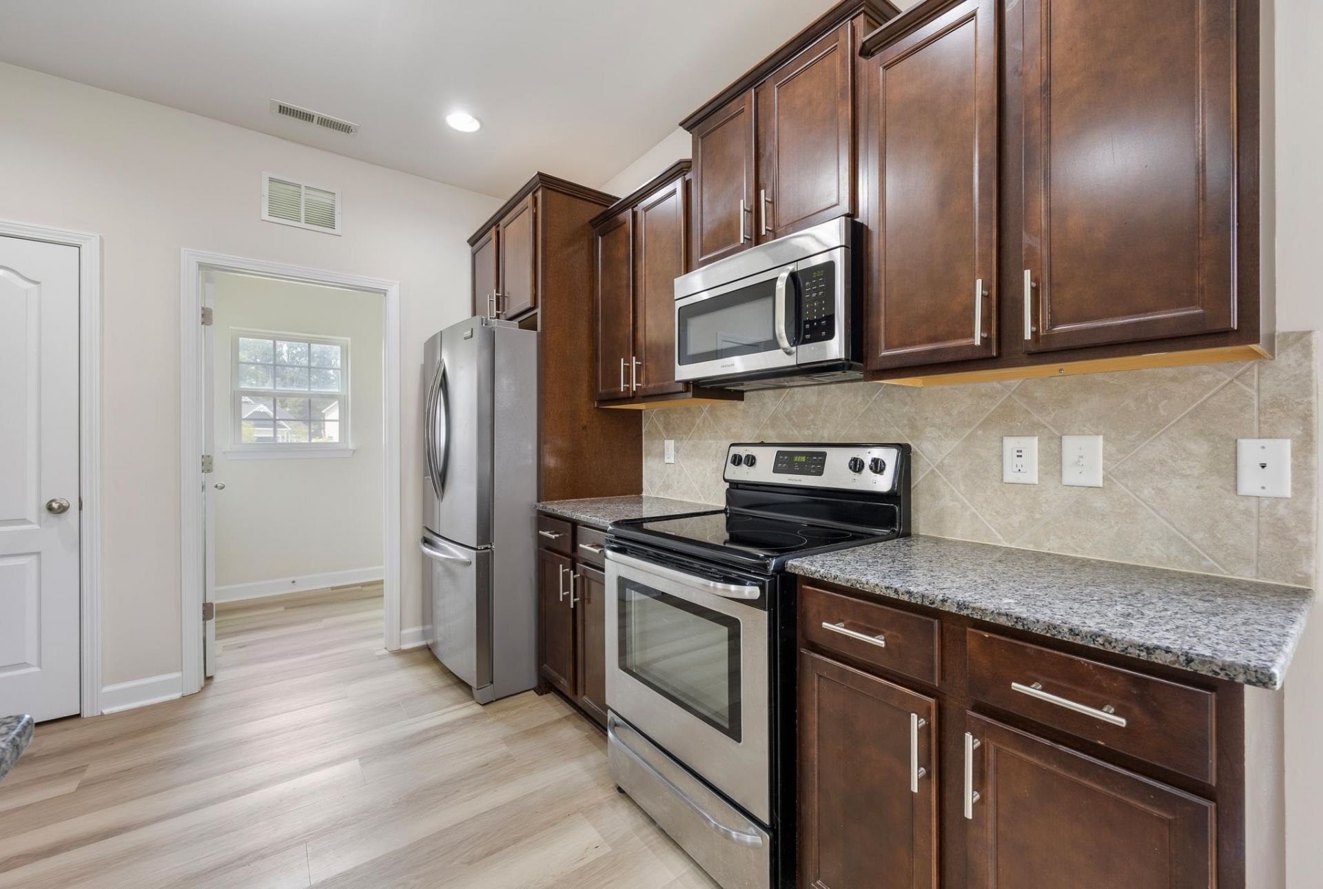 719 Londonberry Ct. Photo 20