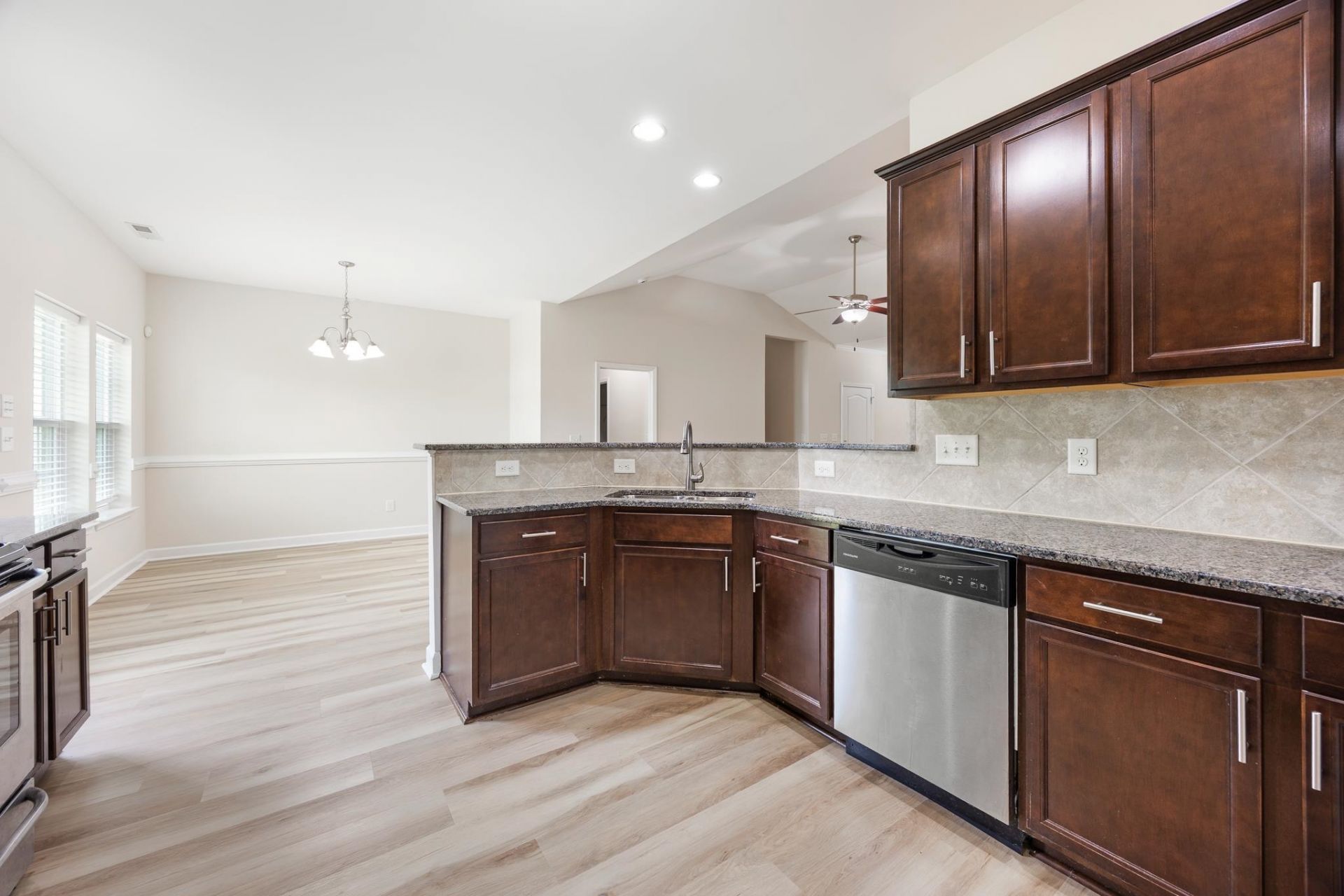 719 Londonberry Ct. Photo 23
