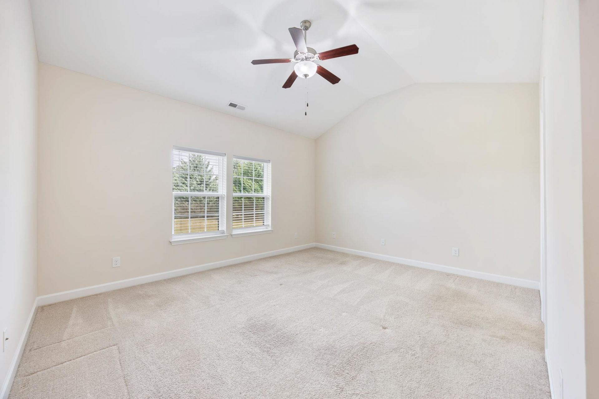 719 Londonberry Ct. Photo 25