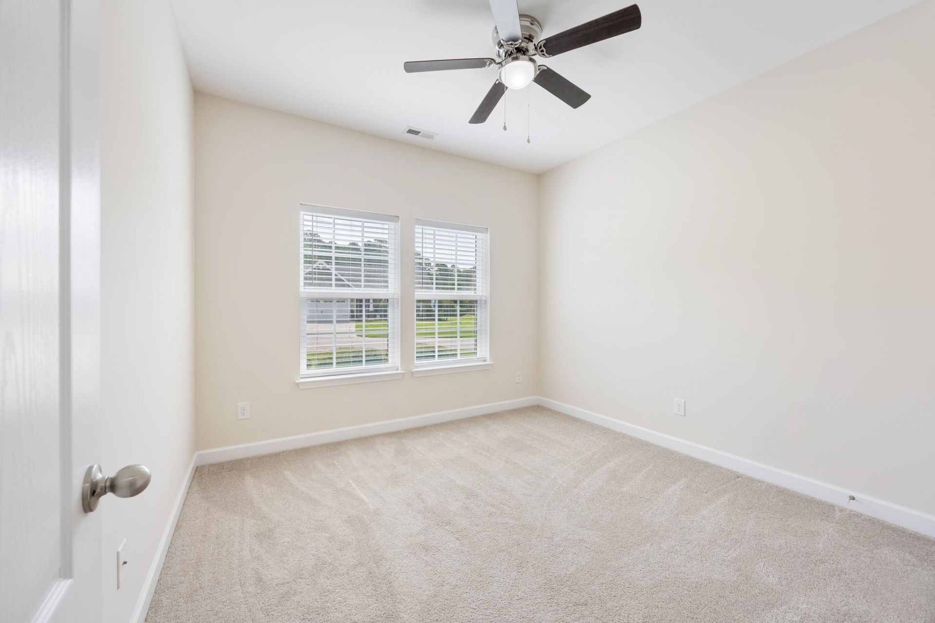 719 Londonberry Ct. Photo 33