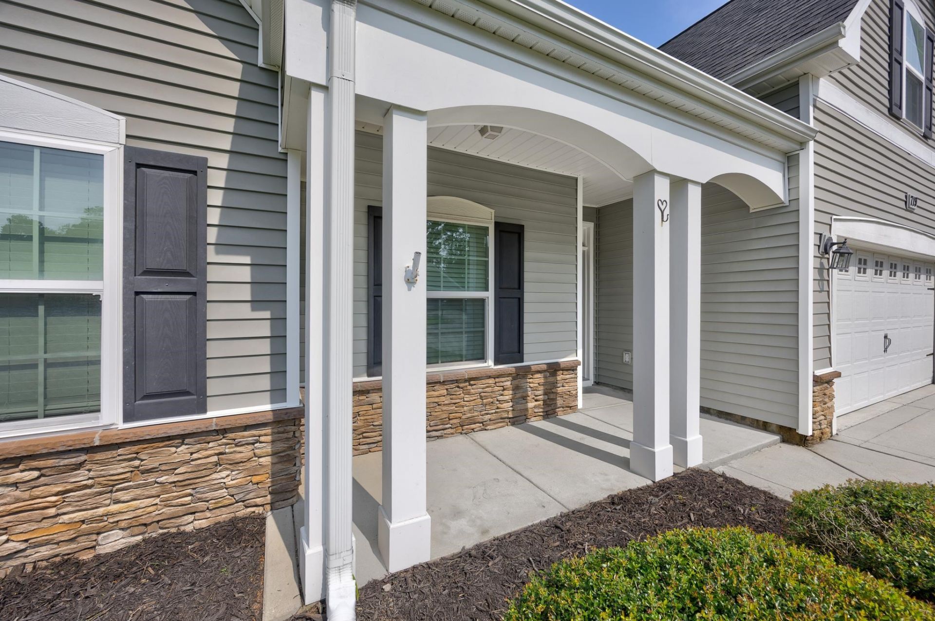 719 Londonberry Ct. Photo 6