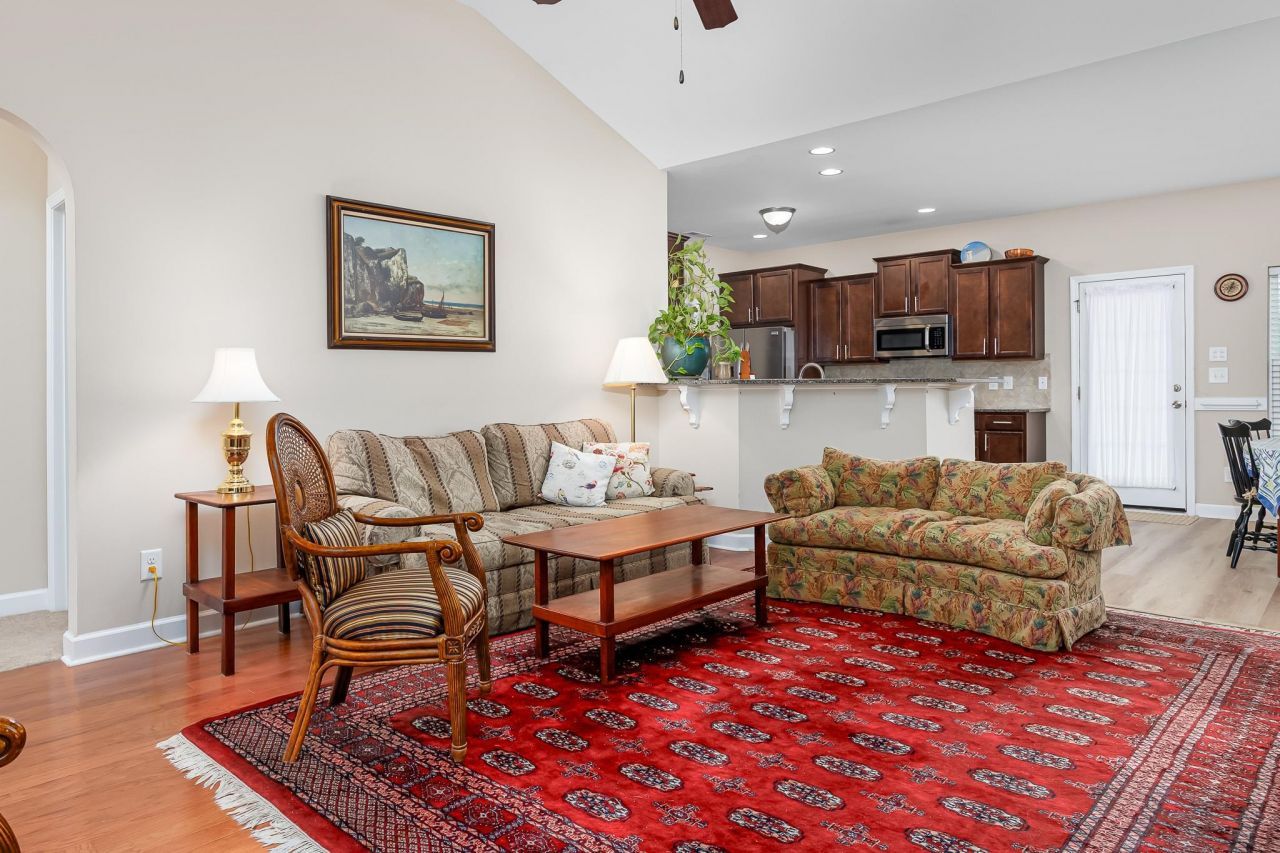 719 Londonberry Ct. Photo 9