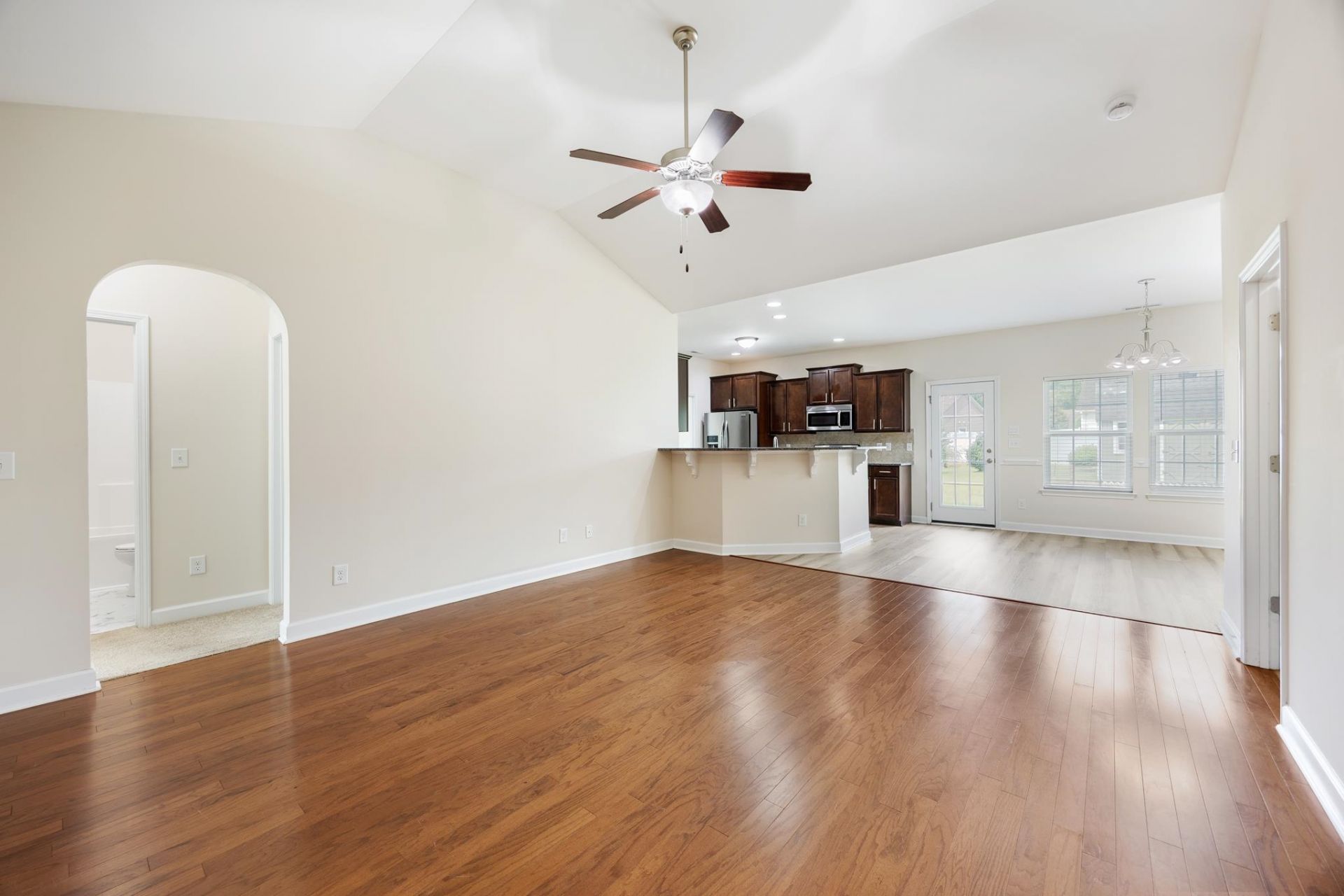 719 Londonberry Ct. Photo 9