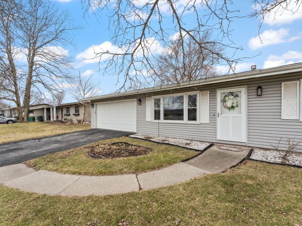 415 Sequoia Drive, Valparaiso, IN 46385
