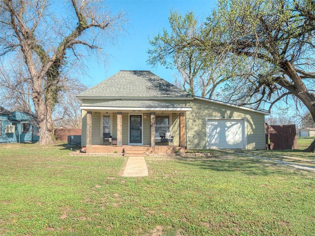 316 E Jefferson Street, Crescent, OK 73028 Main Photo