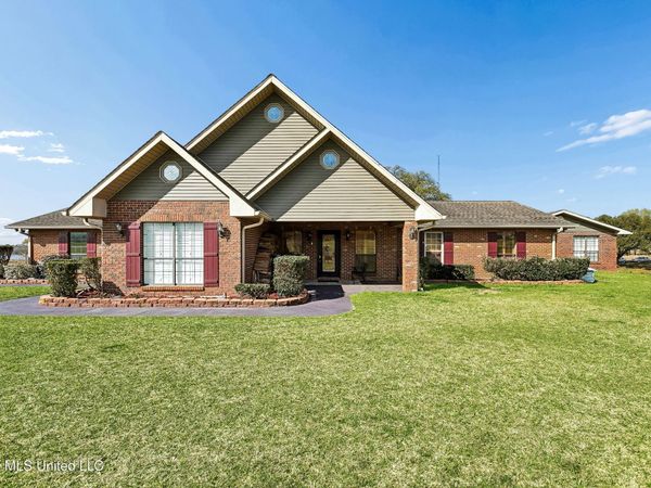 5677 Highway 53 , Poplarville, MS 39470