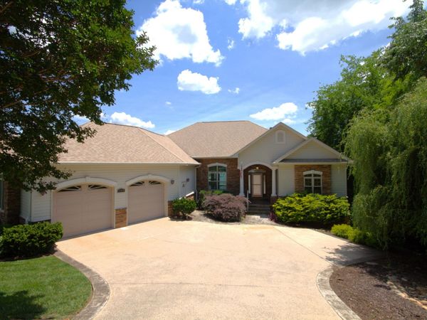 130 Lake Vista Drive, Greenback, TN 37742