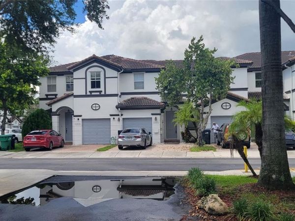 11476 NW 77th Ln, Doral, FL 33178