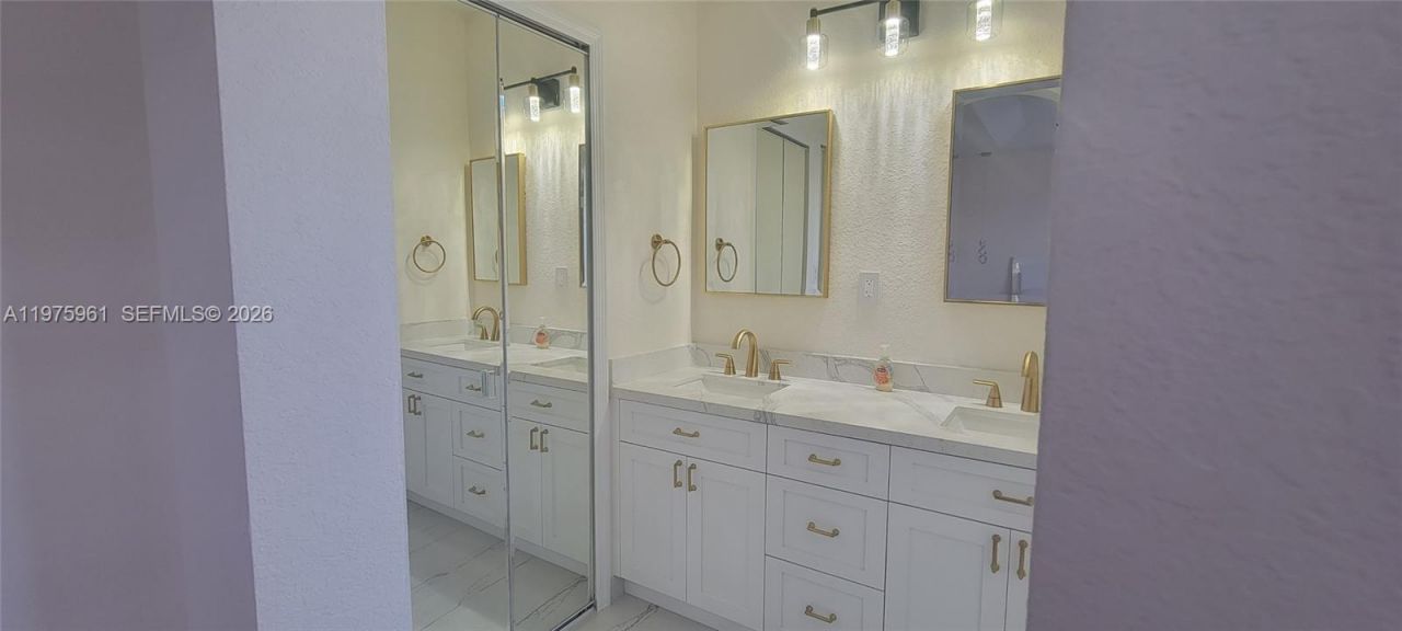 11476 NW 77th Ln, Doral, FL 33178 Photo