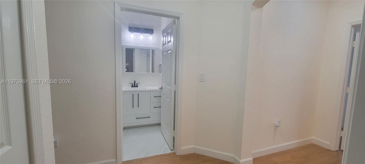 11476 NW 77th Ln, Doral, FL 33178 Photo