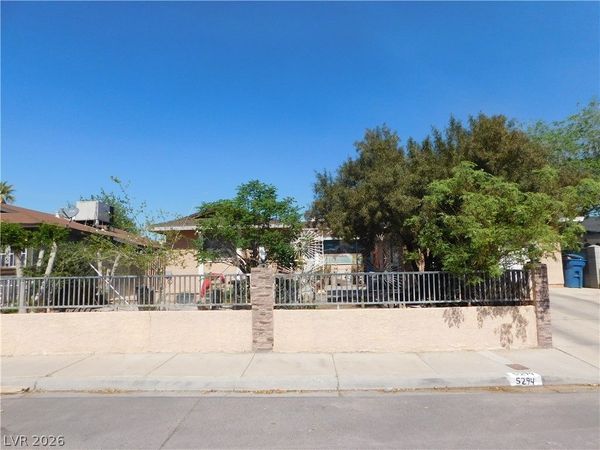 5294 Walnut Avenue , Las Vegas, NV 89110
