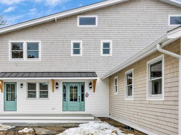 531 Menauhant Rd, Falmouth, MA 02536