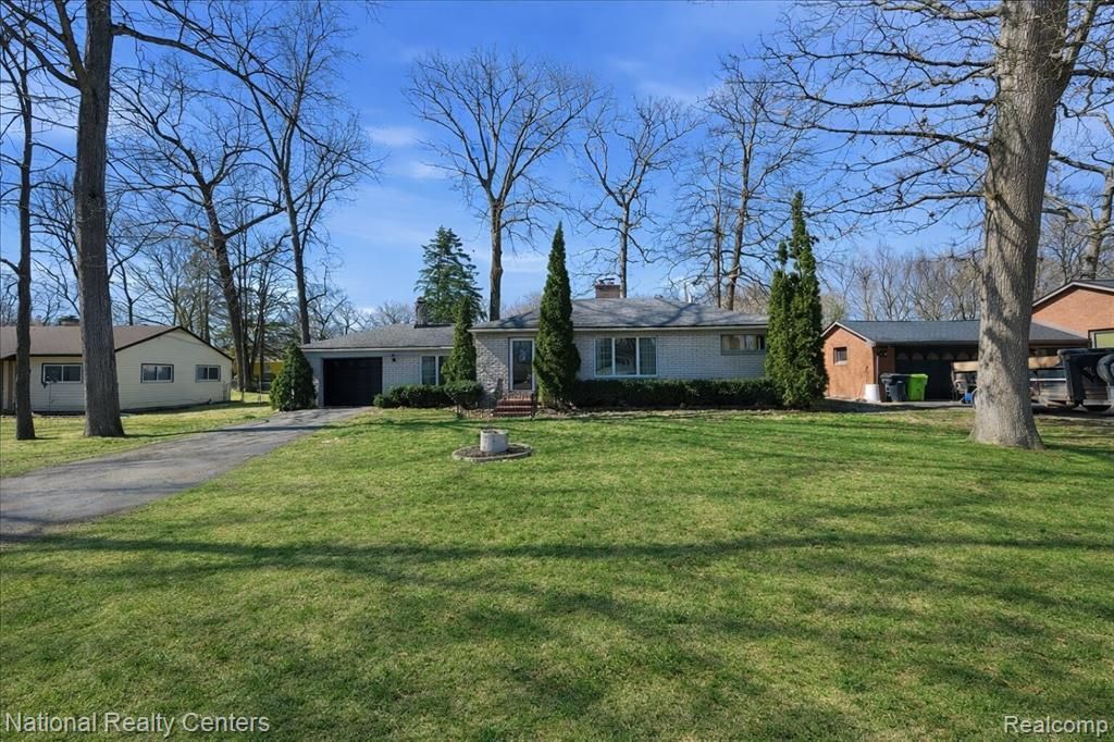 1389 Bielby Street, Waterford Township, MI 48328 Main Photo