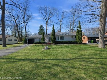 1389 Bielby Street, Waterford Twp, MI 48328