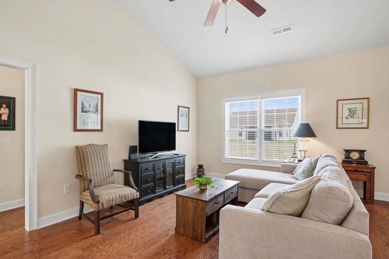 1008 Napa Ct. Photo 6