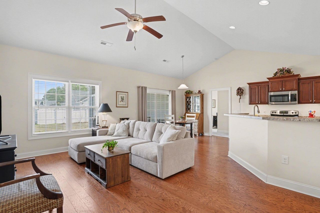 1008 Napa Ct. Photo 7