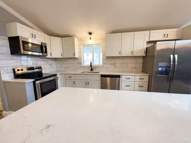 7809 View Place Drive, Springfield Twp., OH 45224 Photo 2