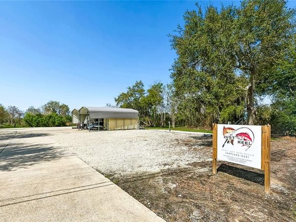 639 FLORISSANT Highway, St Bernard, LA 70085