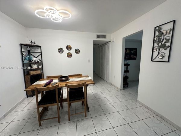 9440 W Flagler St , Unit 305, Miami, FL 33174