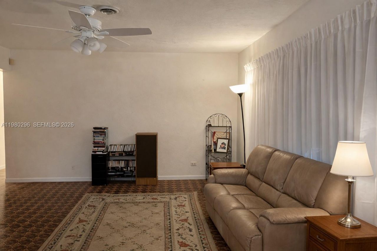 3930 NW 185th St , Miami Gardens, FL 33055 Photo