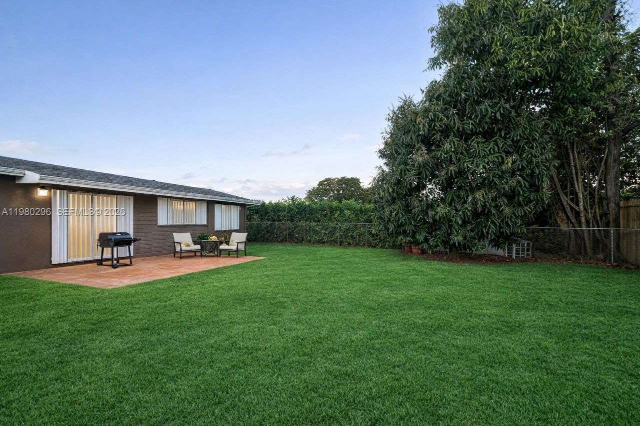 3930 NW 185th St , Miami Gardens, FL 33055 Photo