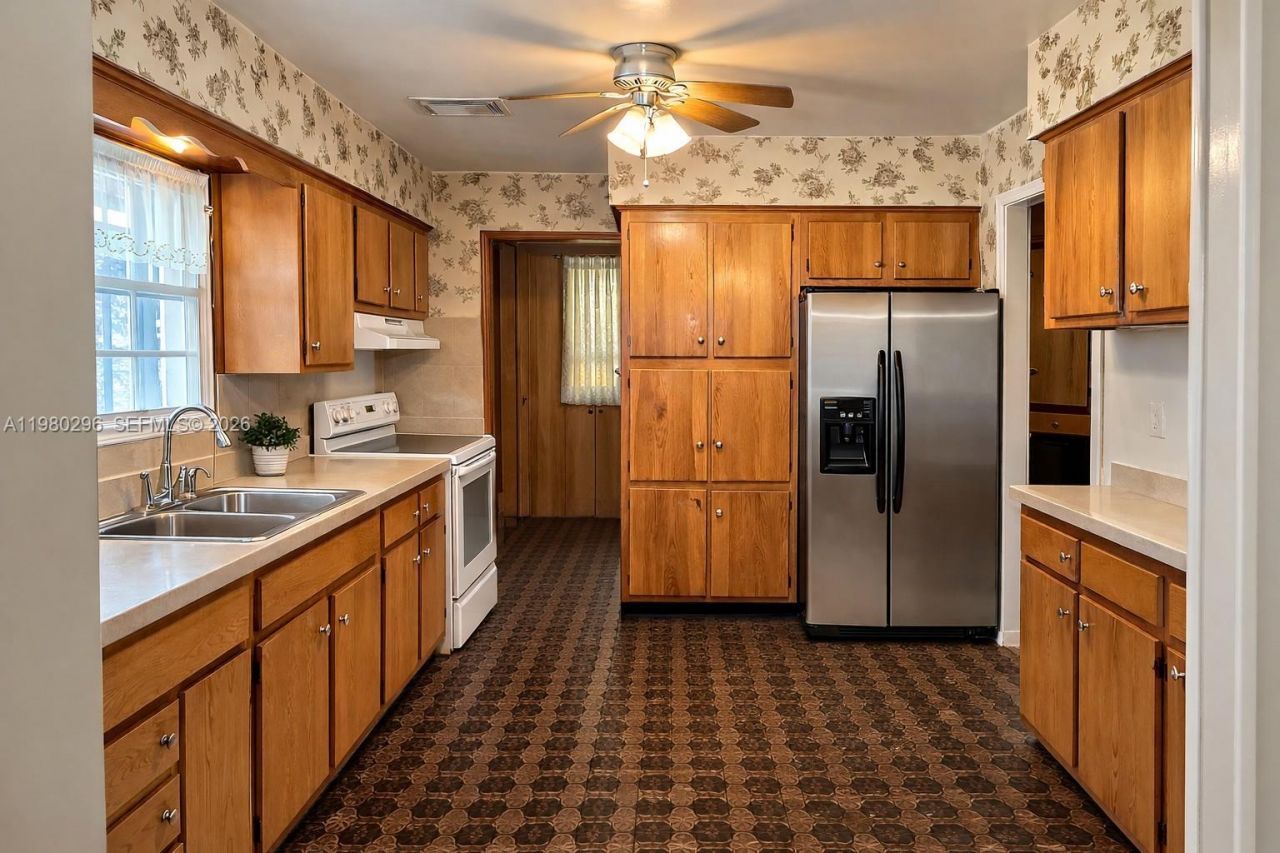 3930 NW 185th St , Miami Gardens, FL 33055 Photo