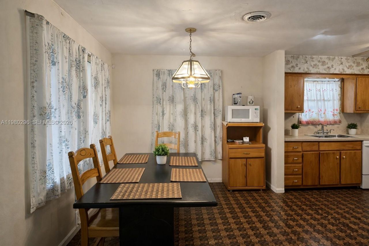 3930 NW 185th St , Miami Gardens, FL 33055 Photo