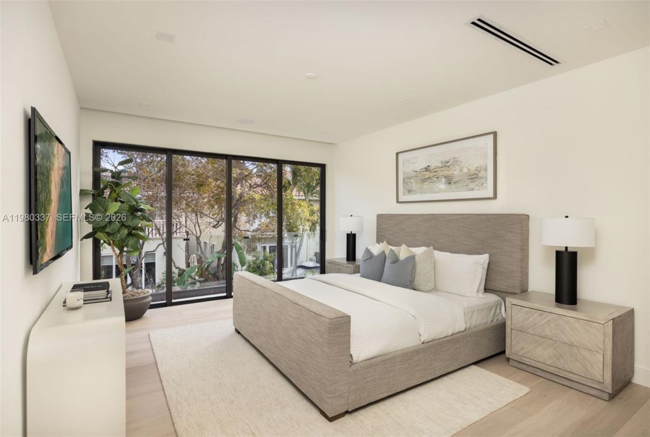 3113 Elizabeth Street, Miami, FL 33133 Photo