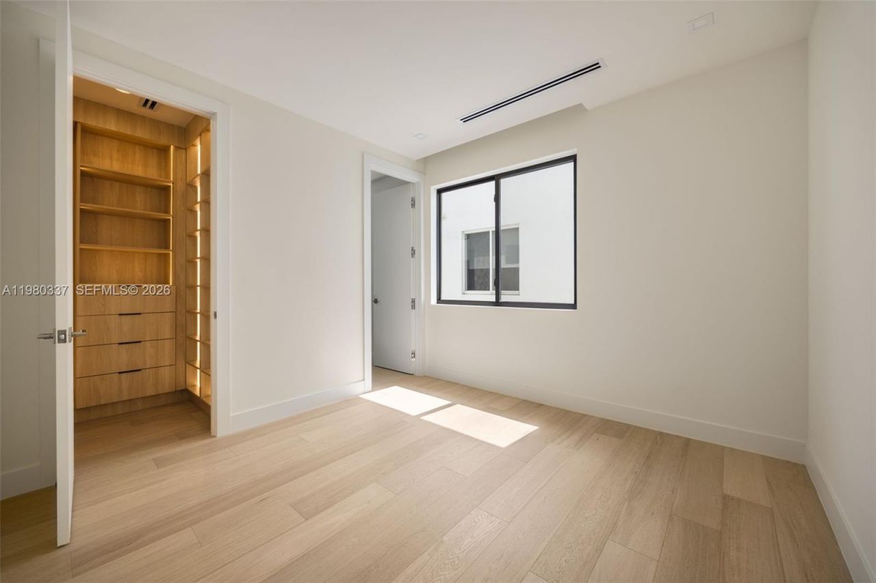 3113 Elizabeth Street, Miami, FL 33133 Photo