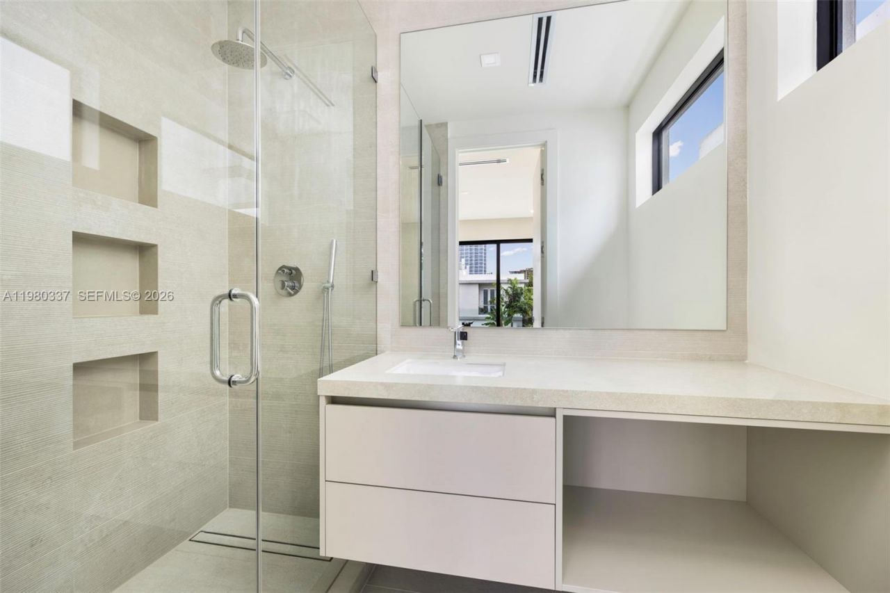 3113 Elizabeth Street, Miami, FL 33133 Photo