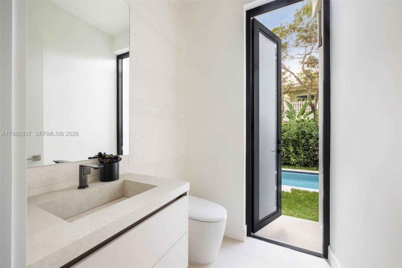 3113 Elizabeth Street, Miami, FL 33133 Photo